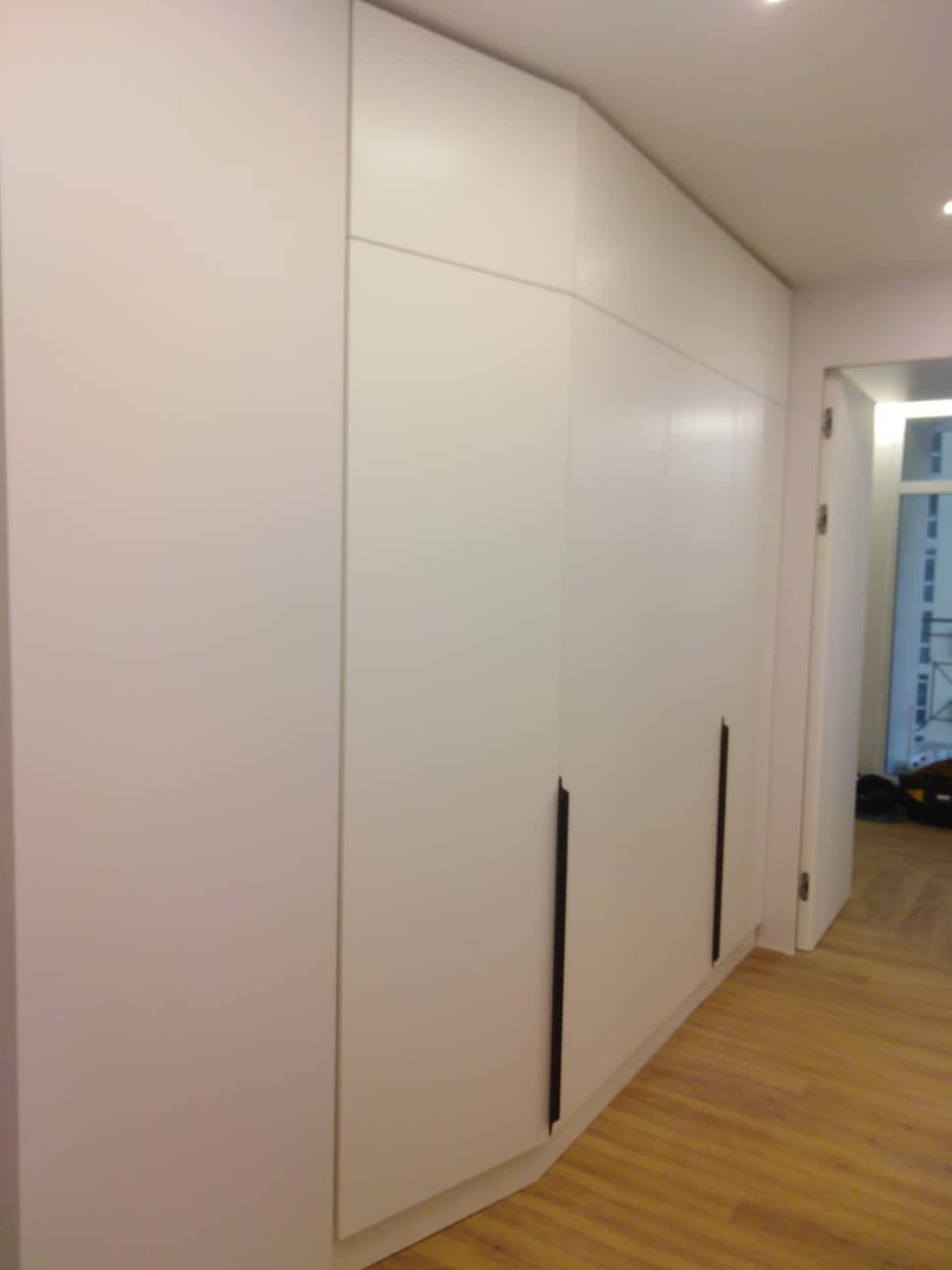 Шкаф-купе угловой Белый коридор